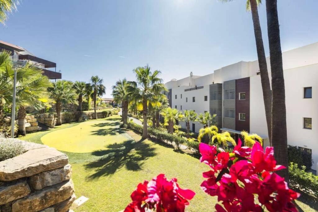 Alegria De Vivir Exclusiv 2 Bedroom Appartment Pool, Parking, Wifi, Netflix, Padel And More Estepona Exterior photo